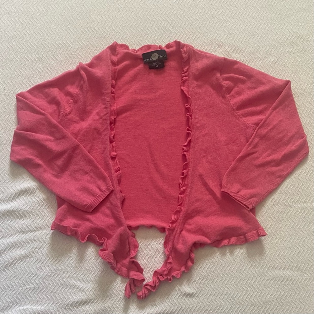 Cute 2000’s ruffle cardigan